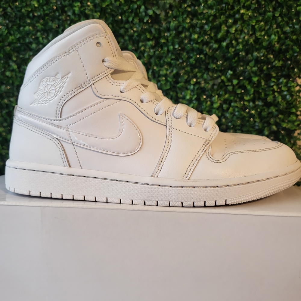 Women White Air Jordan 1 Mids Size 9.5
